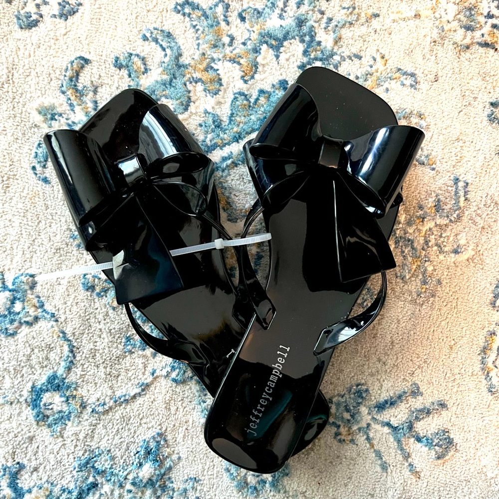Jeffrey Campbell bow fit flops size 8 New